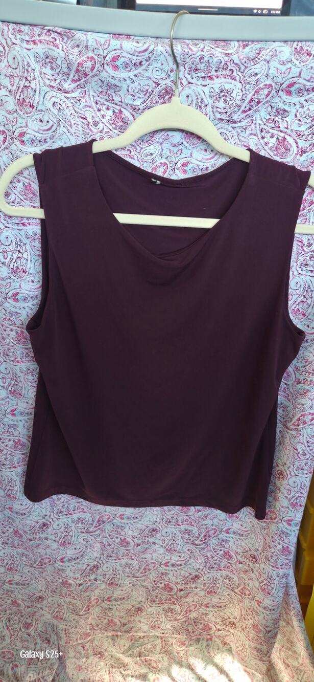 Womens maroon tank top